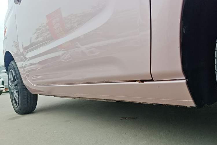 Used Geely Galaxy Panda 2023 Panda Mini 200km Endurance Bear Right Side Sill