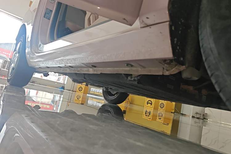 Used Geely Galaxy Panda 2023 Panda Mini 200km Endurance Bear Right Side Sill