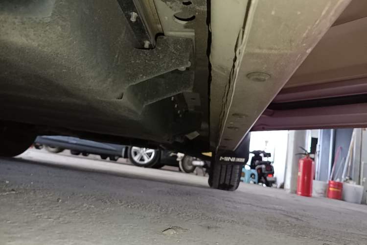 Used Geely Galaxy Panda 2023 Panda Mini 200km Endurance Bear Right Side Sill