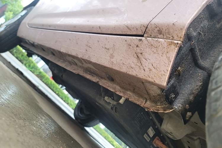 Used Geely Galaxy Panda 2023 Panda Mini 200km Endurance Bear Right Side Sill