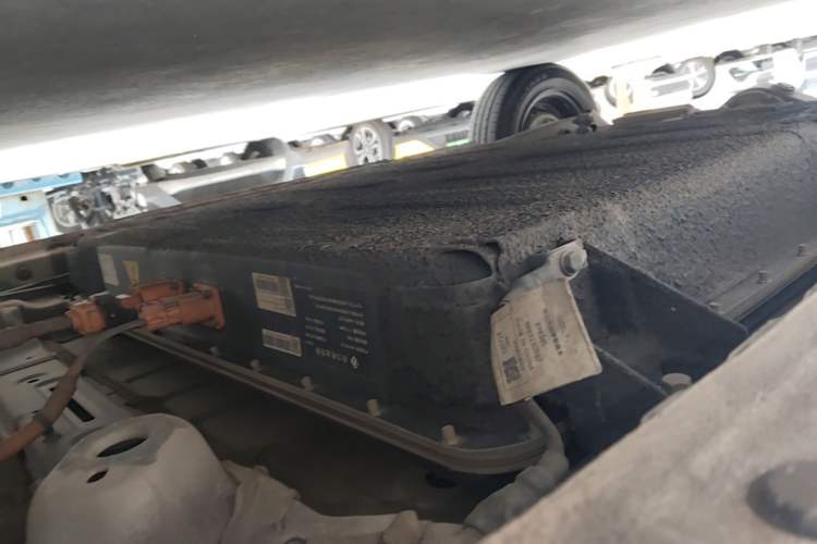 Used Geely Galaxy Panda 2023 Panda Mini 200km Endurance Bear Right Side Sill