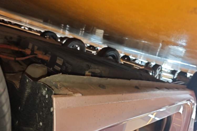 Used Geely Galaxy Panda 2023 Panda Mini 200km Endurance Bear Right Side Sill