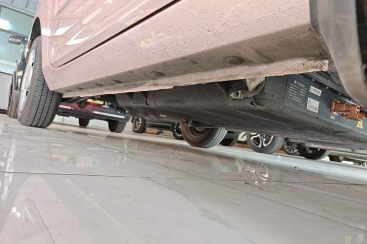 Used Geely Galaxy Panda 2023 Panda Mini 200km Endurance Bear Right Side Sill