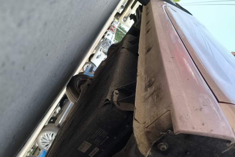 Used Geely Galaxy Panda 2023 Panda Mini 200km Endurance Bear Right Side Sill