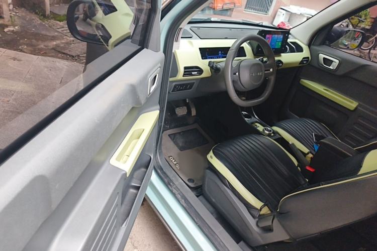 Used Geely Galaxy Panda 2023 Panda Mini 200km Endurance Bear Interior 3