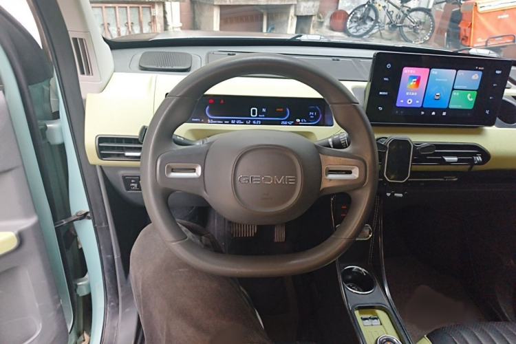 Used Geely Galaxy Panda 2023 Panda Mini 200km Endurance Bear Steering Wheel