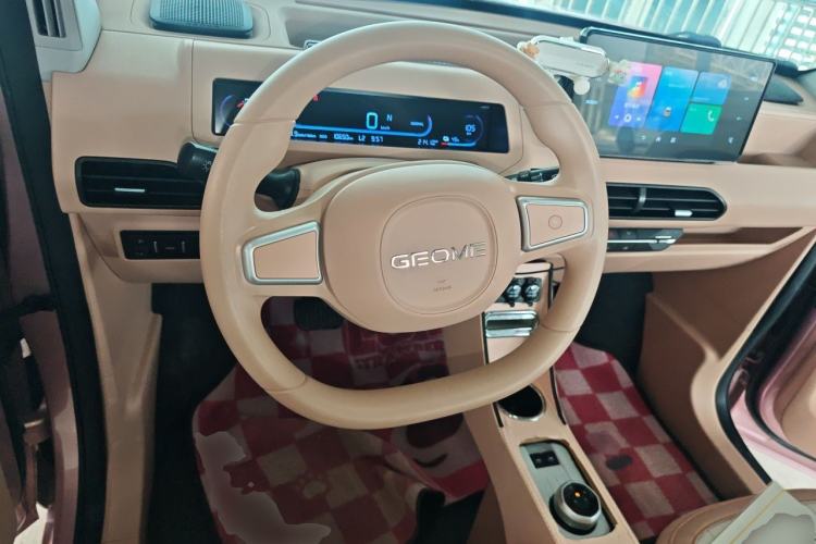 Used Geely Galaxy Panda 2023 Panda Mini 200km Endurance Bear Steering Wheel