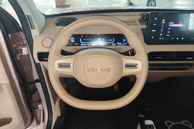 Used Geely Galaxy Panda 2023 Panda Mini 200km Endurance Bear Steering Wheel