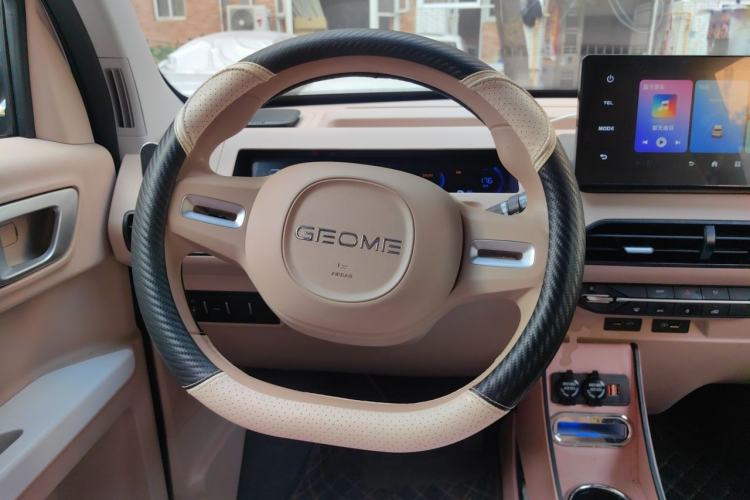 Used Geely Galaxy Panda 2023 Panda Mini 200km Endurance Bear Steering Wheel