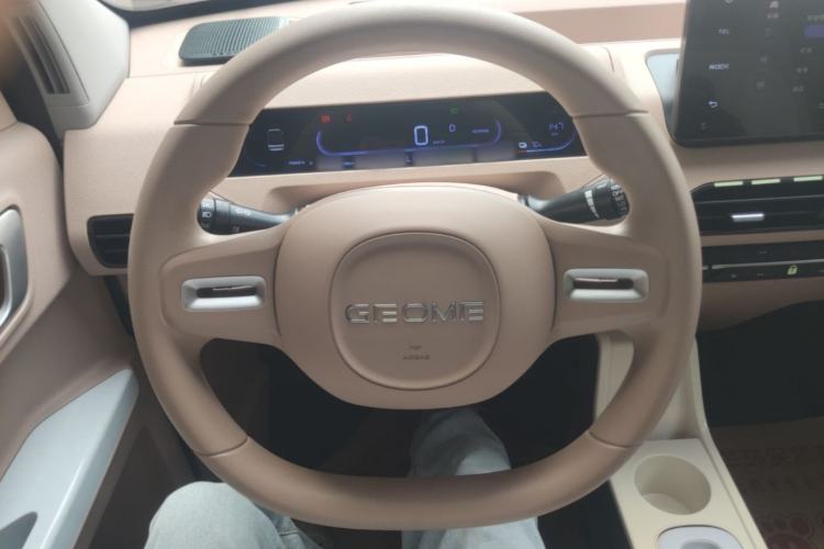 Used Geely Galaxy Panda 2023 Panda Mini 200km Endurance Bear Steering Wheel