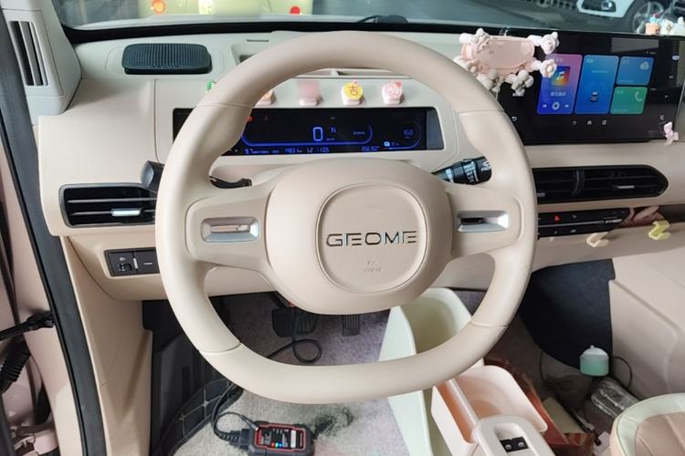 Used Geely Galaxy Panda 2023 Panda Mini 200km Endurance Bear Steering Wheel