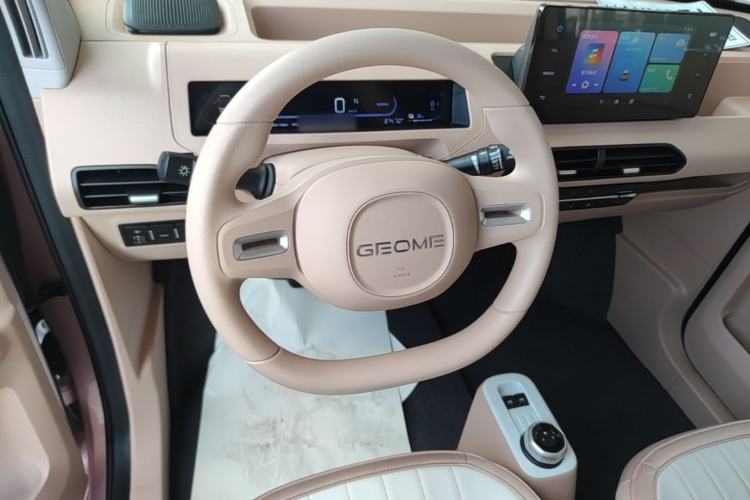 Used Geely Galaxy Panda 2023 Panda Mini 200km Endurance Bear Steering Wheel