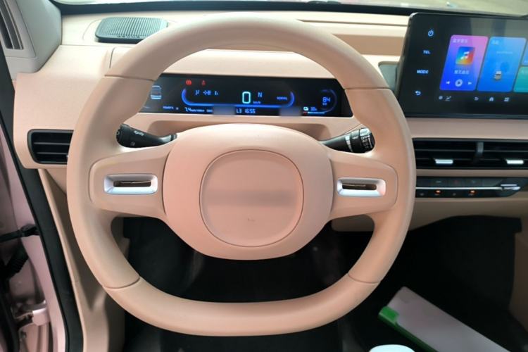 Used Geely Galaxy Panda 2023 Panda Mini 200km Endurance Bear Steering Wheel