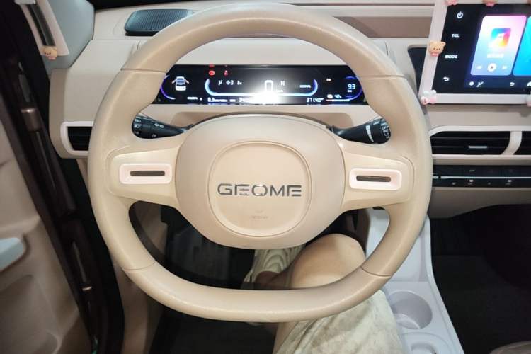 Used Geely Galaxy Panda 2023 Panda Mini 200km Dynamic Bear Steering Wheel