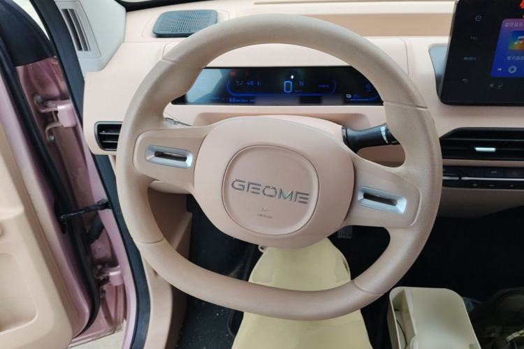 Used Geely Galaxy Panda 2023 Panda Mini 200km Endurance Bear Steering Wheel