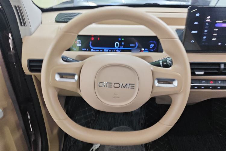 Used Geely Galaxy Panda 2023 Panda Mini 200km Endurance Bear Steering Wheel