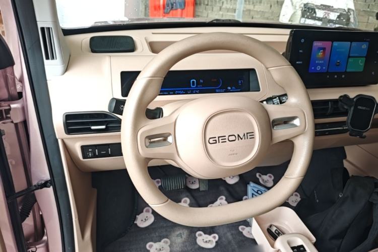 Used Geely Galaxy Panda 2023 Panda Mini 200km Endurance Bear Steering Wheel