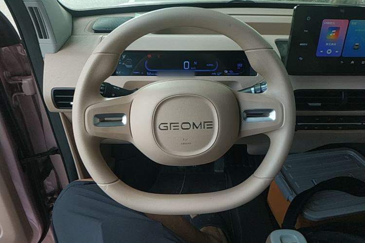 Used Geely Galaxy Panda 2023 Panda Mini 200km Endurance Bear Steering Wheel