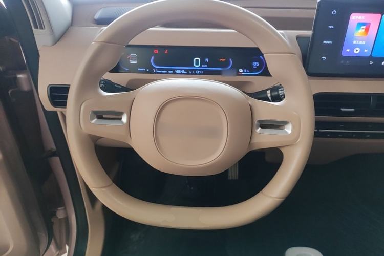 Used Geely Galaxy Panda 2023 Panda Mini 200km Endurance Bear Steering Wheel