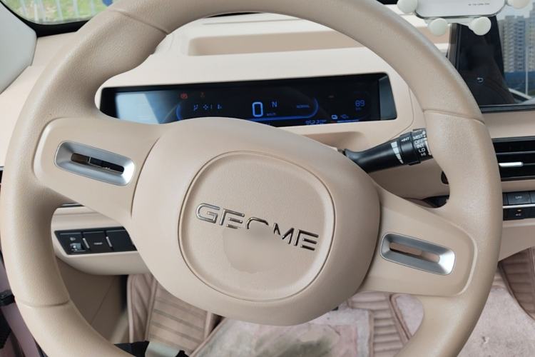 Used Geely Galaxy Panda 2023 Panda Mini 200km Endurance Bear Steering Wheel