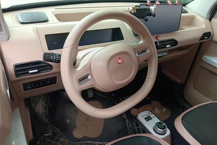 Used Geely Galaxy Panda 2023 Panda Mini 200km Endurance Bear Steering Wheel