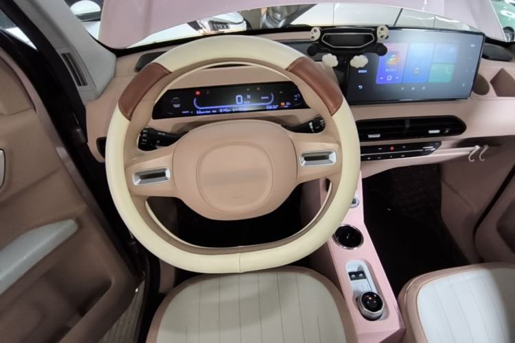 Used Geely Galaxy Panda 2023 Panda Mini 200km Endurance Bear Steering Wheel
