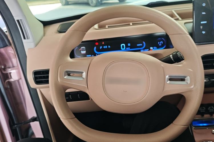 Used Geely Galaxy Panda 2023 Panda Mini 200km Endurance Bear Steering Wheel