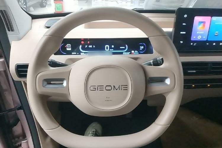 Used Geely Galaxy Panda 2023 Panda Mini 200km Endurance Bear Steering Wheel