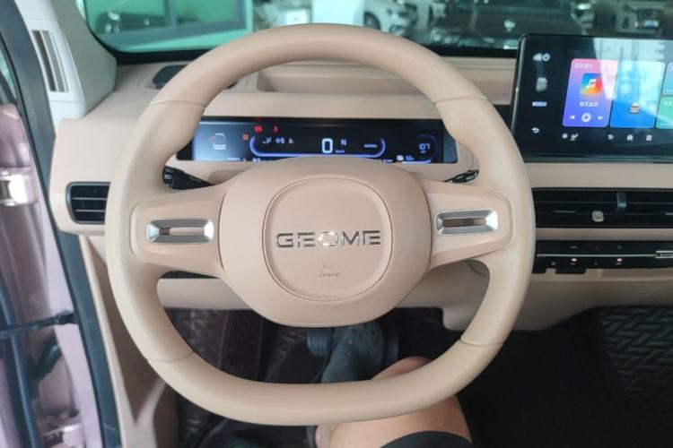 Used Geely Galaxy Panda 2023 Panda Mini 200km Endurance Bear Steering Wheel