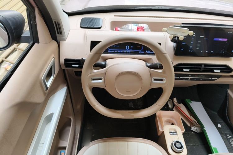 Used Geely Galaxy Panda 2023 Panda Mini 200km Endurance Bear Steering Wheel