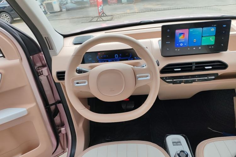 Used Geely Galaxy Panda 2023 Panda Mini 200km Endurance Bear Steering Wheel
