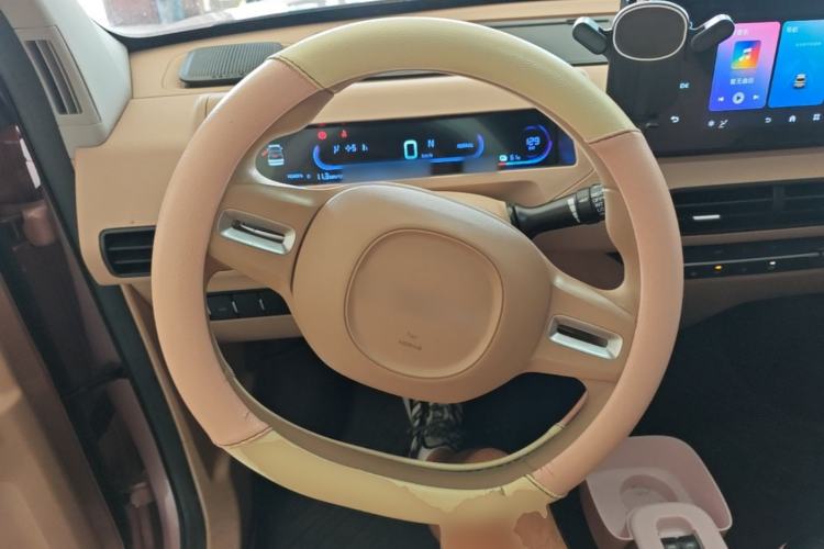 Used Geely Galaxy Panda 2023 Panda Mini 200km Endurance Bear Steering Wheel