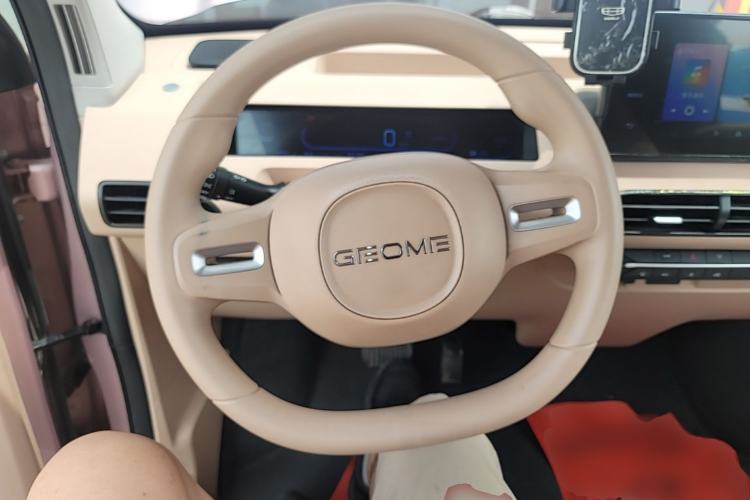 Used Geely Galaxy Panda 2023 Panda Mini 200km Endurance Bear Steering Wheel