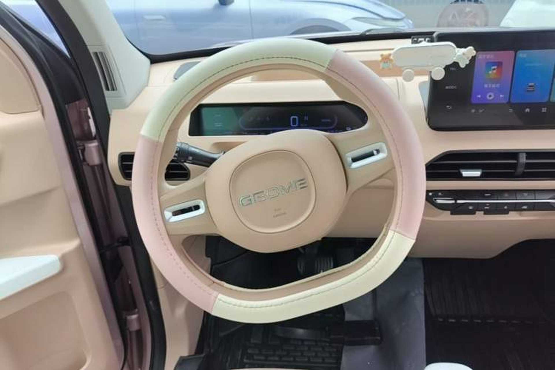 Used Geely Galaxy Panda 2023 Panda Mini 200km Endurance Bear Steering Wheel