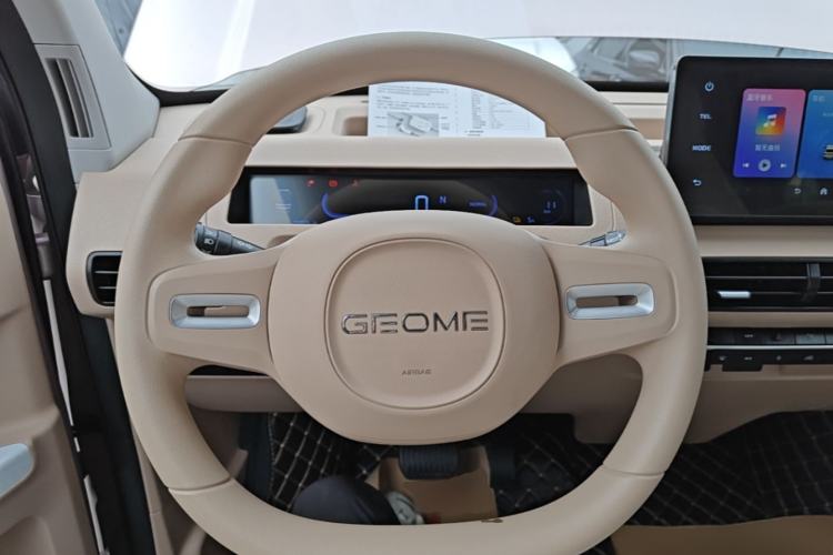 Used Geely Galaxy Panda 2023 Panda Mini 200km Endurance Bear Steering Wheel