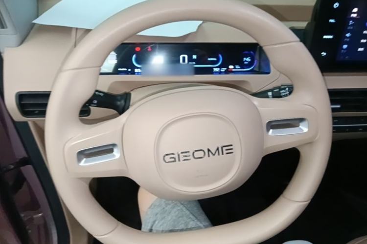 Used Geely Galaxy Panda 2023 Panda Mini 200km Endurance Bear Steering Wheel
