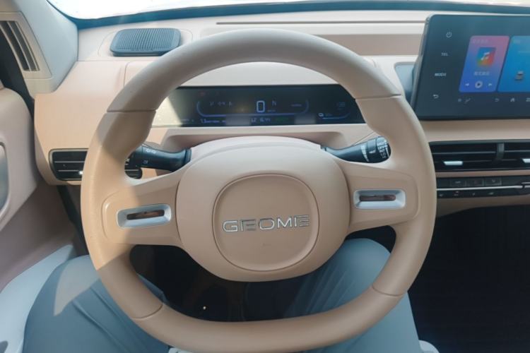 Used Geely Galaxy Panda 2023 Panda Mini 200km Endurance Bear Steering Wheel
