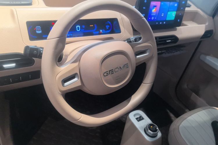 Used Geely Galaxy Panda 2023 Panda Mini 200km Endurance Bear Steering Wheel