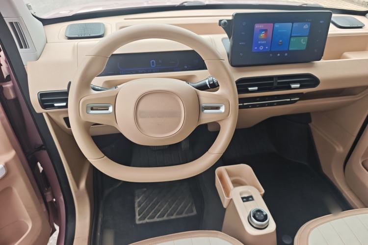 Used Geely Galaxy Panda 2023 Panda Mini 200km Endurance Bear Steering Wheel