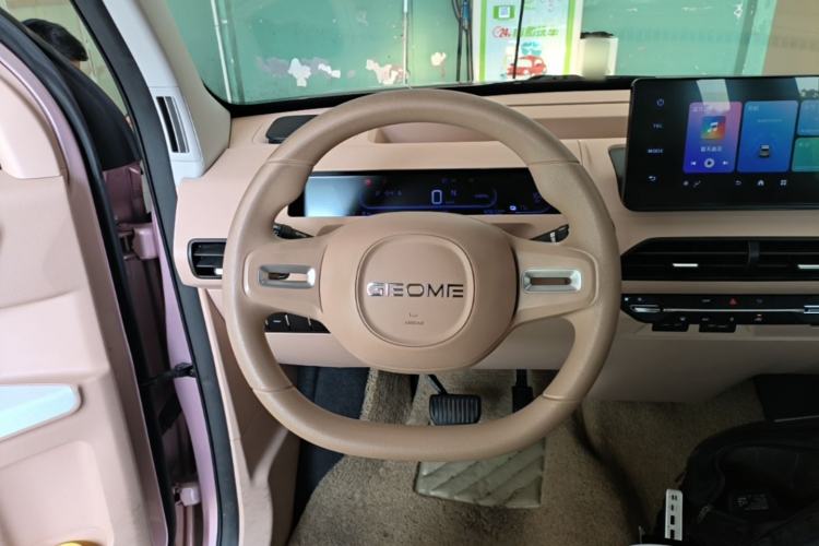 Used Geely Galaxy Panda 2023 Panda Mini 200km Endurance Bear Steering Wheel