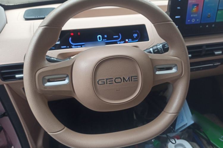 Used Geely Galaxy Panda 2023 Panda Mini 200km Endurance Bear Steering Wheel