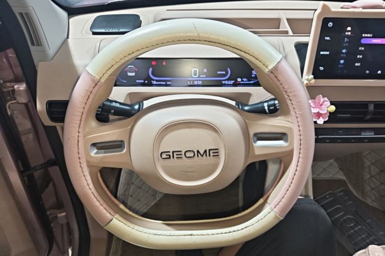 Used Geely Galaxy Panda 2023 Panda Mini 200km Endurance Bear Steering Wheel