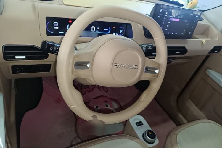 Used Geely Galaxy Panda 2023 Panda Mini 200km Endurance Bear Steering Wheel