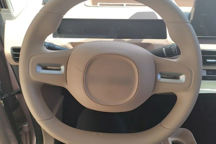 Used Geely Galaxy Panda 2023 Panda Mini 200km Endurance Bear Steering Wheel