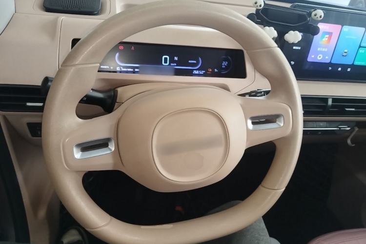 Used Geely Galaxy Panda 2023 Panda Mini 200km Endurance Bear Steering Wheel