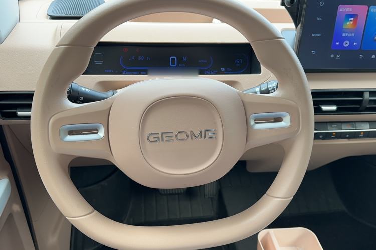 Used Geely Galaxy Panda 2023 Panda Mini 200km Endurance Bear Steering Wheel