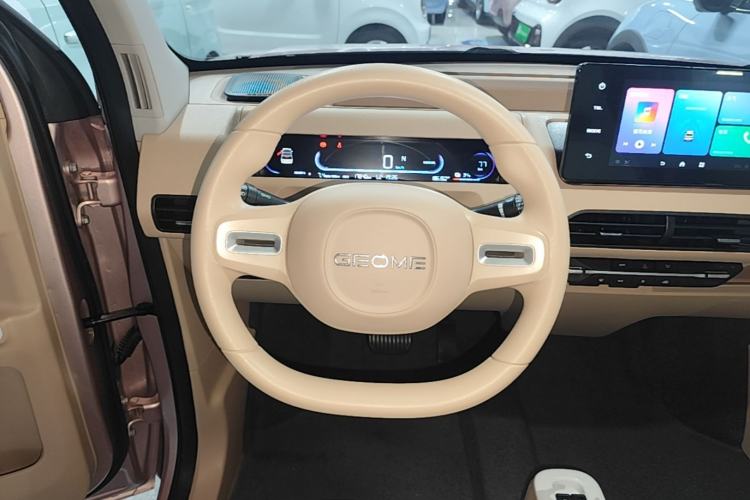 Used Geely Galaxy Panda 2023 Panda Mini 200km Endurance Bear Steering Wheel