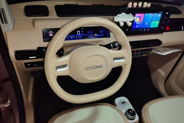 Used Geely Galaxy Panda 2023 Panda Mini 200km Endurance Bear Steering Wheel
