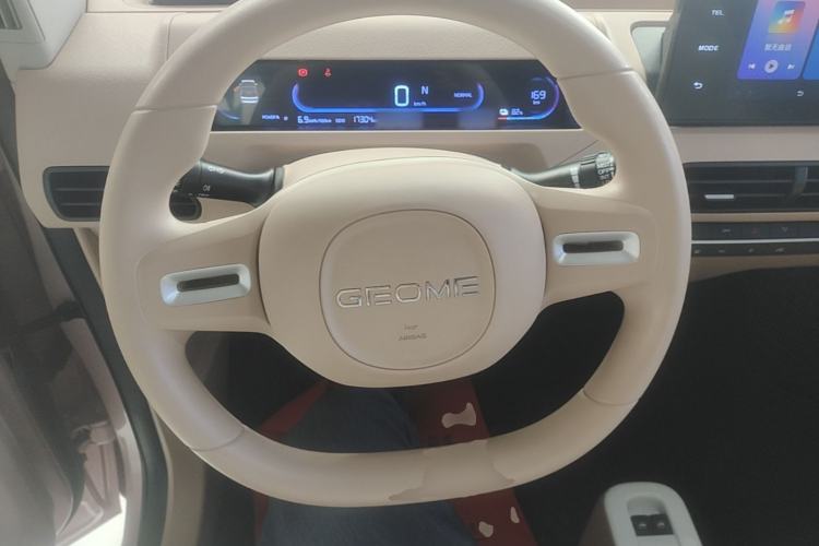 Used Geely Galaxy Panda 2023 Panda Mini 200km Endurance Bear Steering Wheel