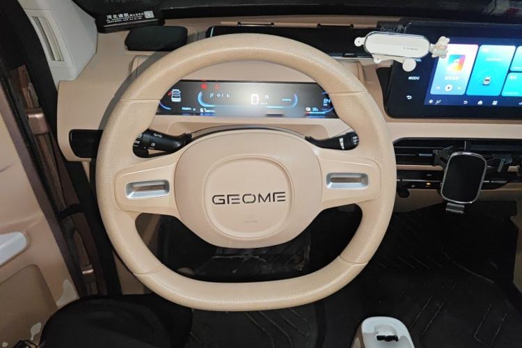 Used Geely Galaxy Panda 2023 Panda Mini 200km Endurance Bear Steering Wheel